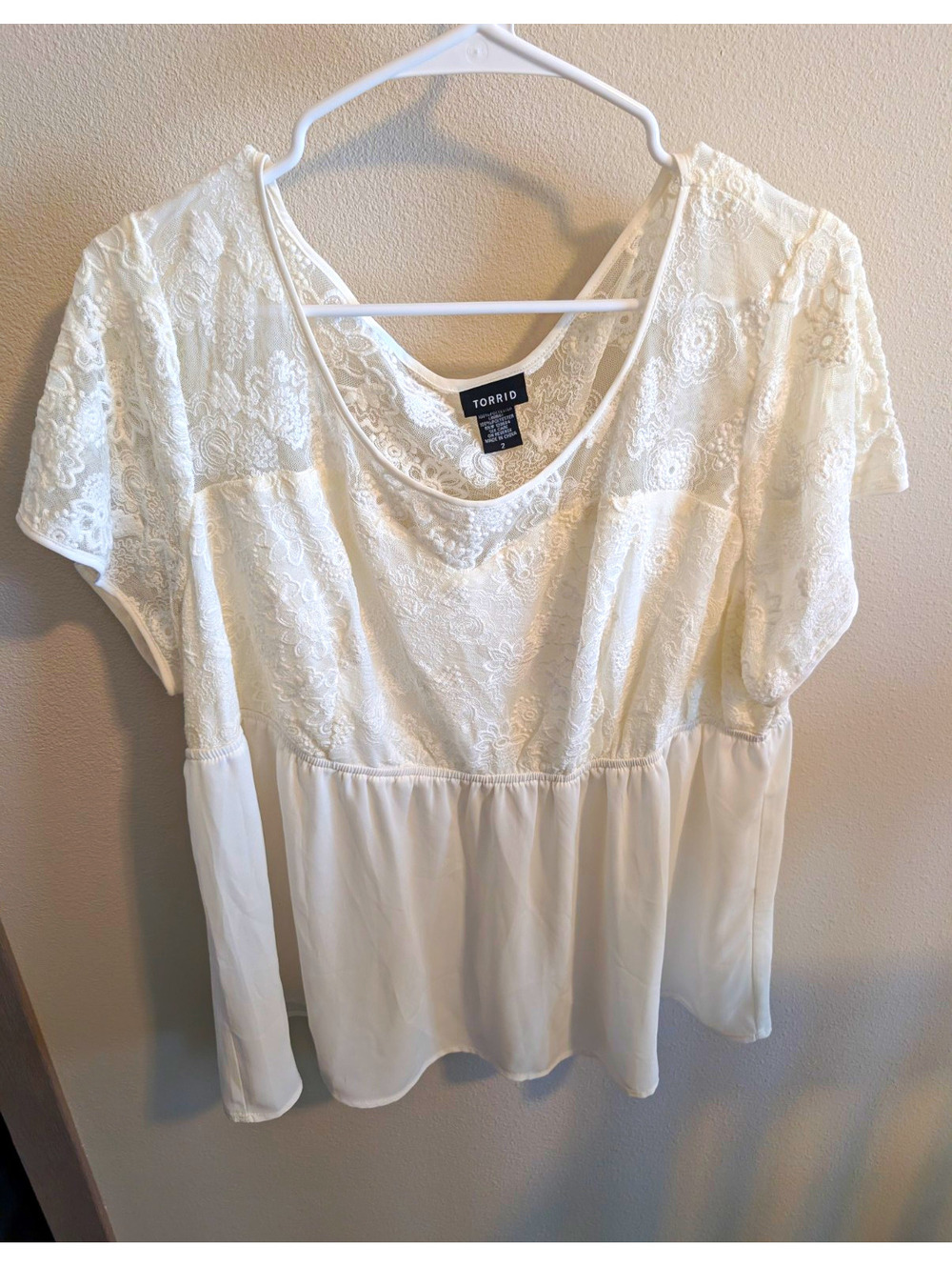 Torrid Women's 2XL White Floral Lace Scoop Neck Short Sleeve Pullover Blouse